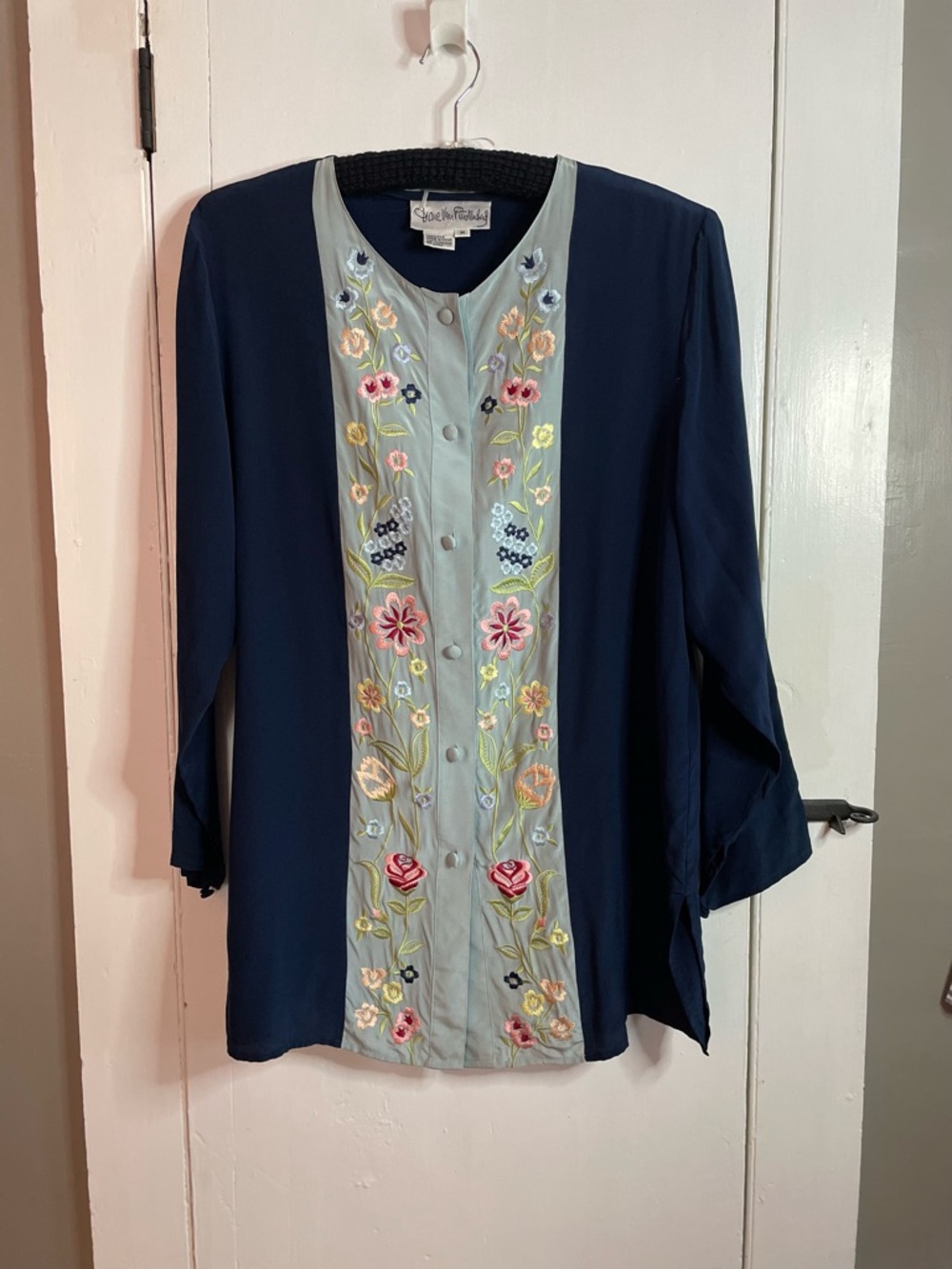 Diane Von Furstenberg Vintage 100% Silk Embroidered Boho Tunic Top Size M - Picture 2 of 5
